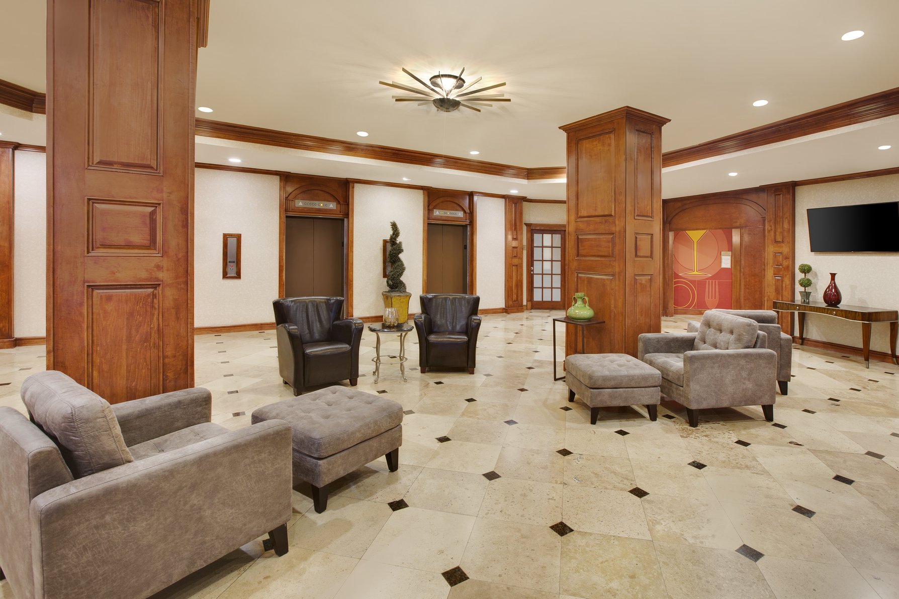 Welcome to the Holiday Inn Dallas Market Center.