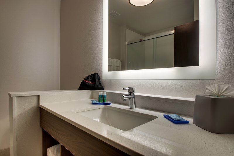 Holiday Inn Express and Suites Mount Vernon