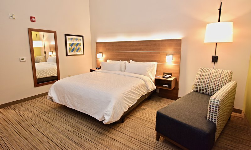 Holiday Inn Express and Suites Perryville I-55