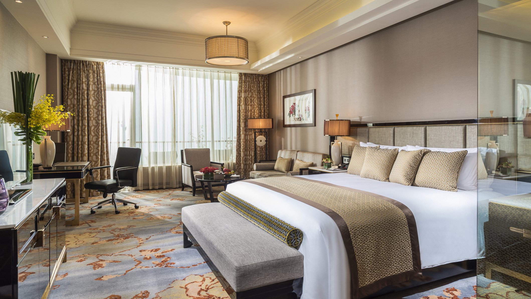 InterContinental Hotels HEILONG LAKE Room Type - 1 King Premium Lake View