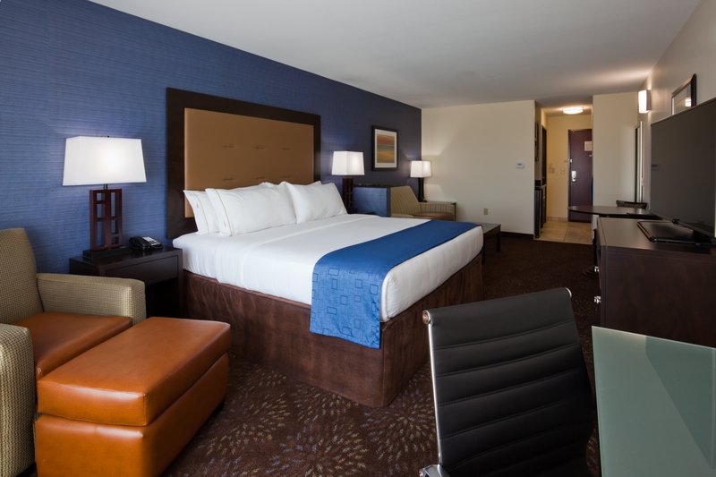 Holiday Inn Express and Suites Fort Dodge