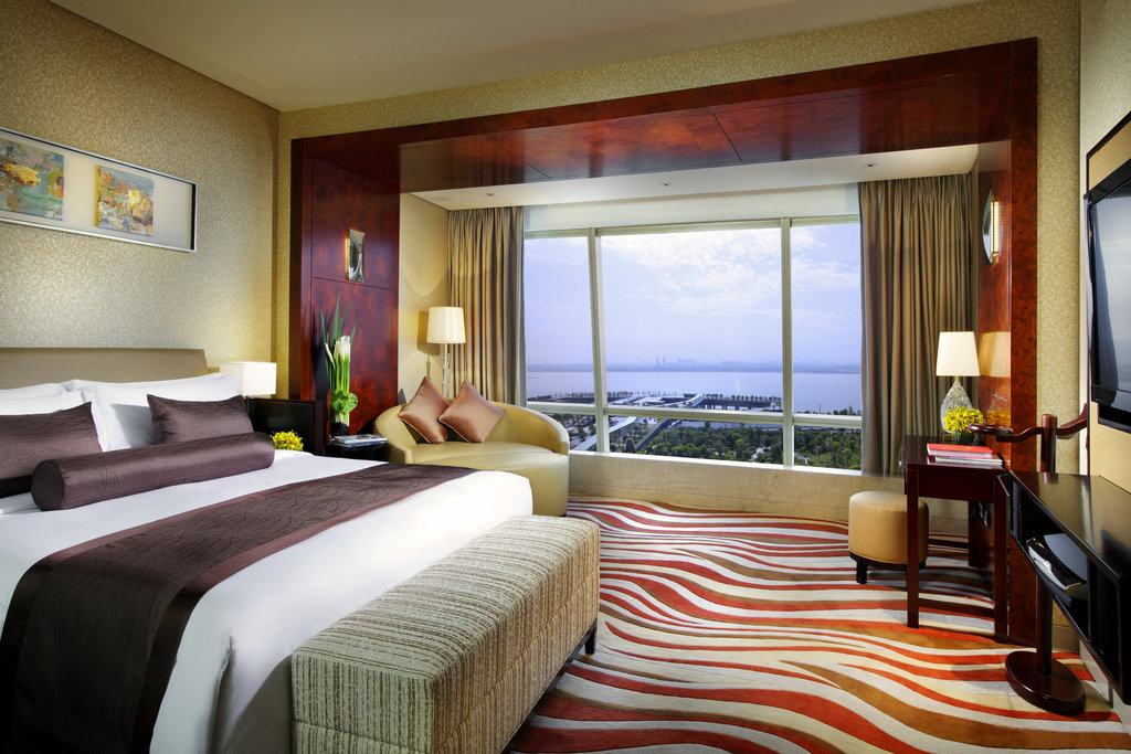InterContinental Hangzhou Room Type - 1 King 1 Bedroom CEO Suite Lounge Access River View