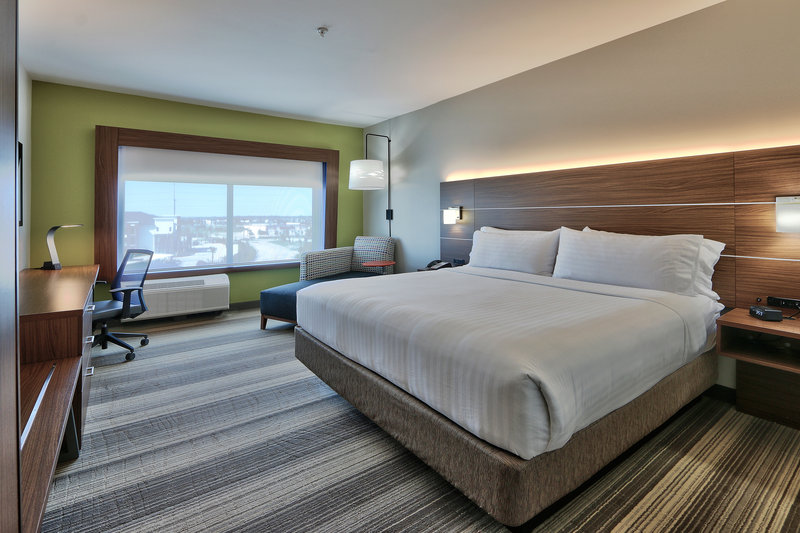 Holiday Inn Express and Suites Houston East – Beltway 8