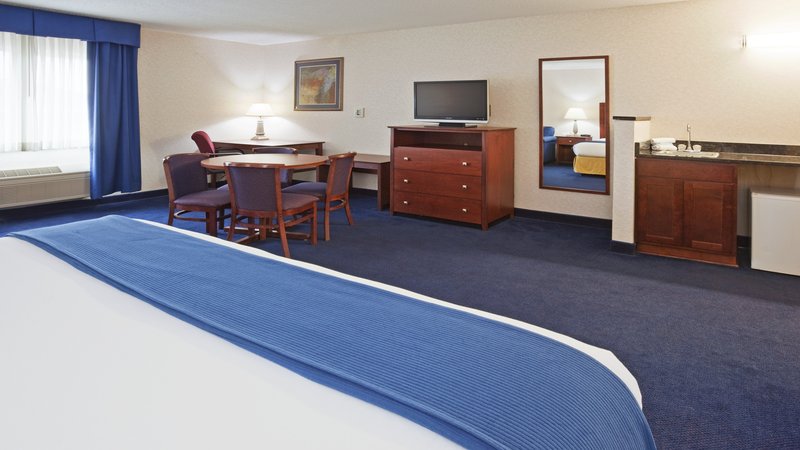 HOLIDAY INN EXPRESS DEFOREST