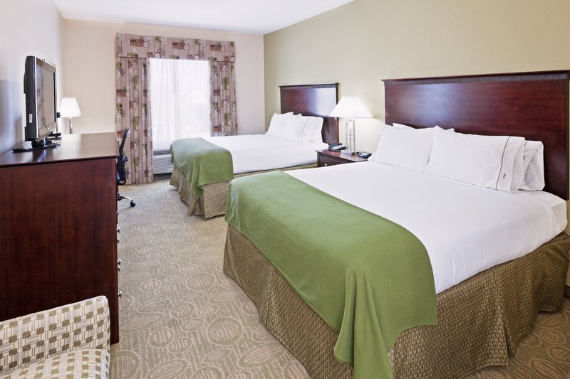 TWO QUEEN BEDS NONSMOKING