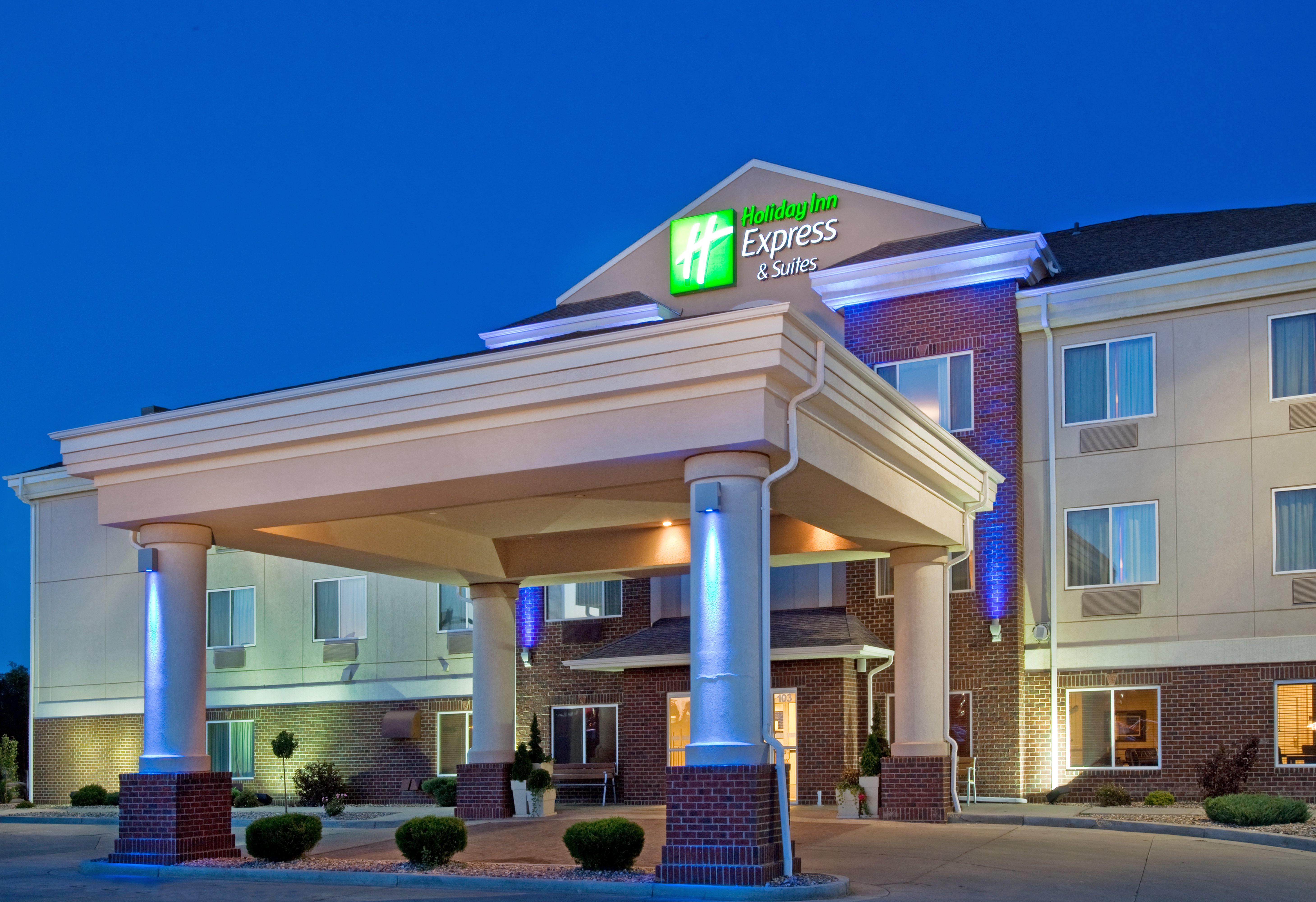 Holiday Inn Express Suites