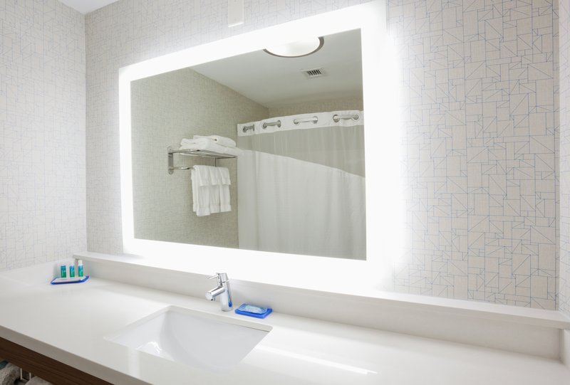 HOLIDAY INN EXP STES DICKINSON