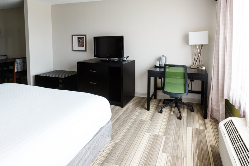 HOLIDAY INN EXPSTE SHELBYVILLE