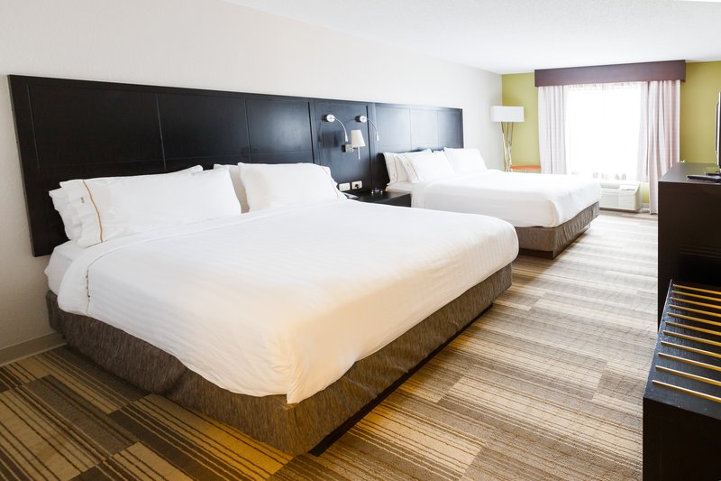TWO QUEEN BEDS NONSMOKING