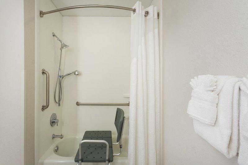 SUITE HEAR MOBILITY ACCESSIBLE TUB NONSM