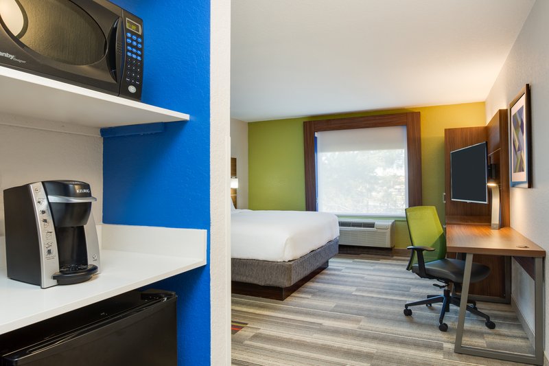 HOLIDAY INN EXP STES FAIRGRNDS
