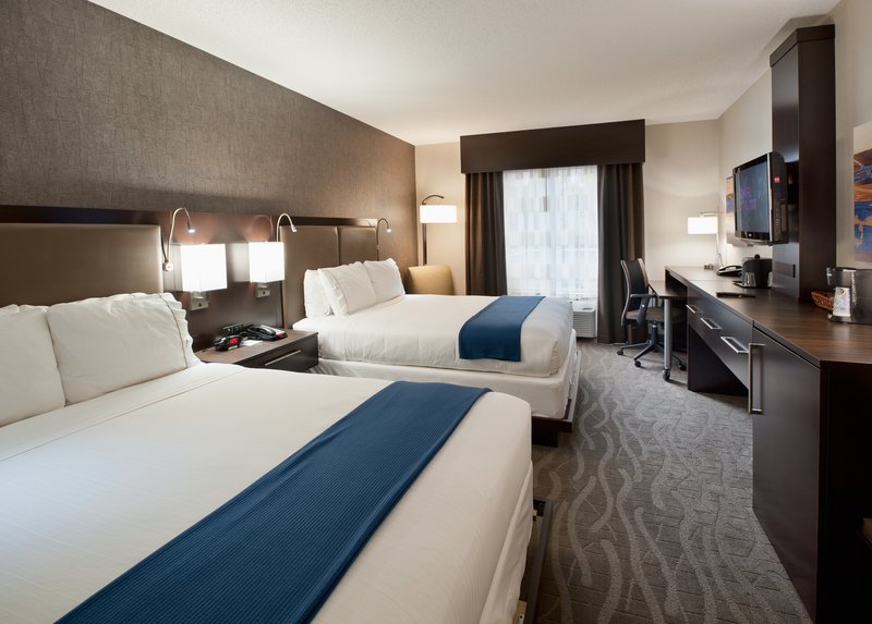 TWO QUEEN BEDS NONSMOKING