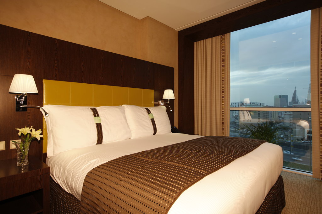 Holiday Inn Meydan Room Type - 1 King Premium Smoking