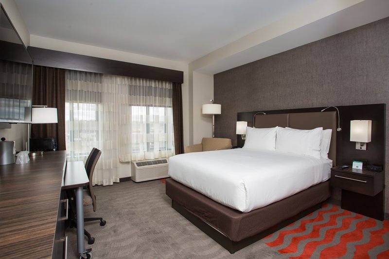 ONE QUEEN BED NONSMOKE