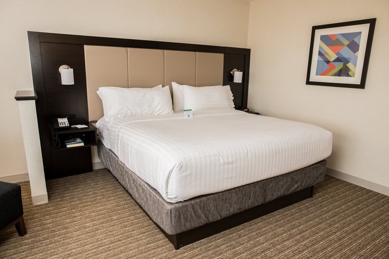 Holiday Inn Express and Suites Marietta