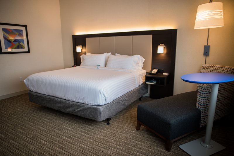 Holiday Inn Express and Suites Marietta