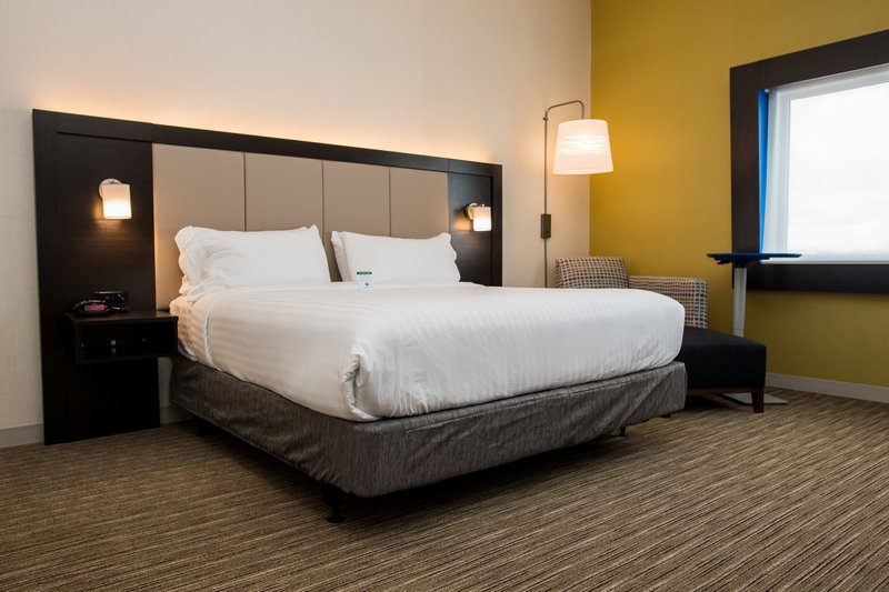 Holiday Inn Express and Suites Marietta