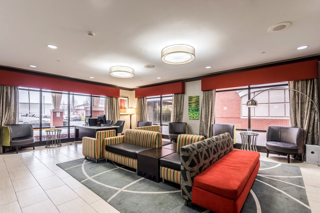 Gather and socialize in our comfortable lobby