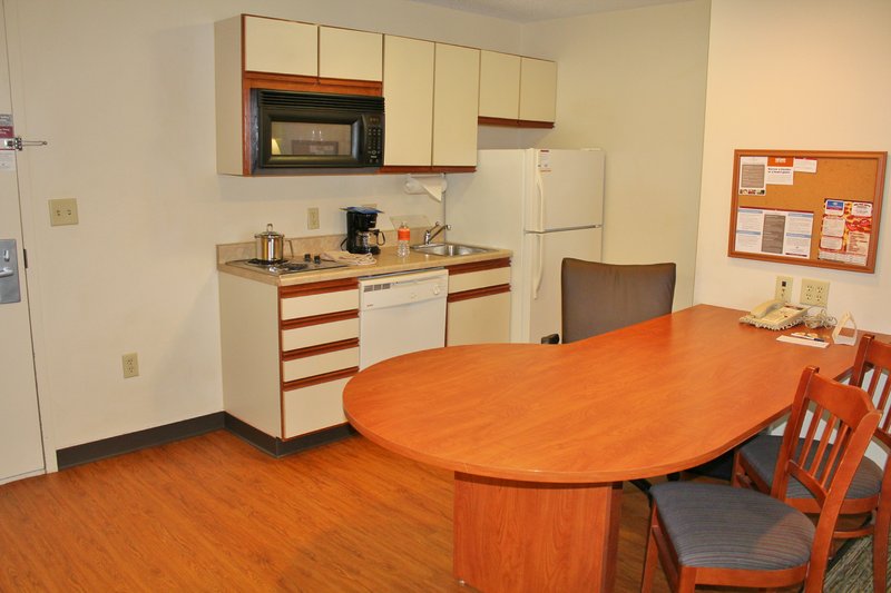 CANDLEWOOD SUITES SYRACUSE