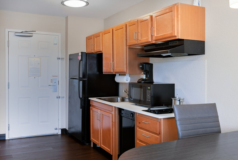 CANDLEWOOD SUITES MEDFORD