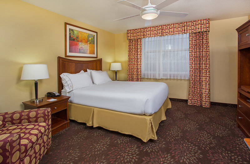 Holiday Inn Express – Military Newgarden Inn