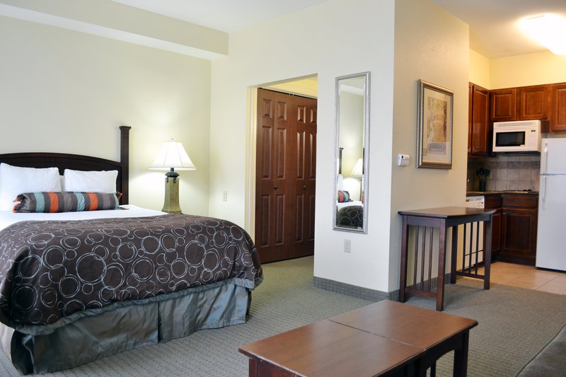 STAYBRIDGE SUITES HOT SPRINGS