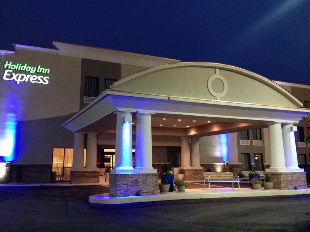 Welcome to the Holiday Inn Express New Albany Mississippi!