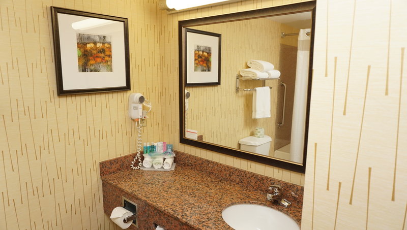 HOLIDAY INN EXP STES GIBSON