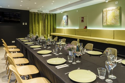 privatise meeting area