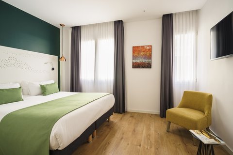 Green Floor Suite Bedroom