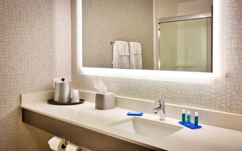 HOLIDAY INN EXP STES I-10 EAST