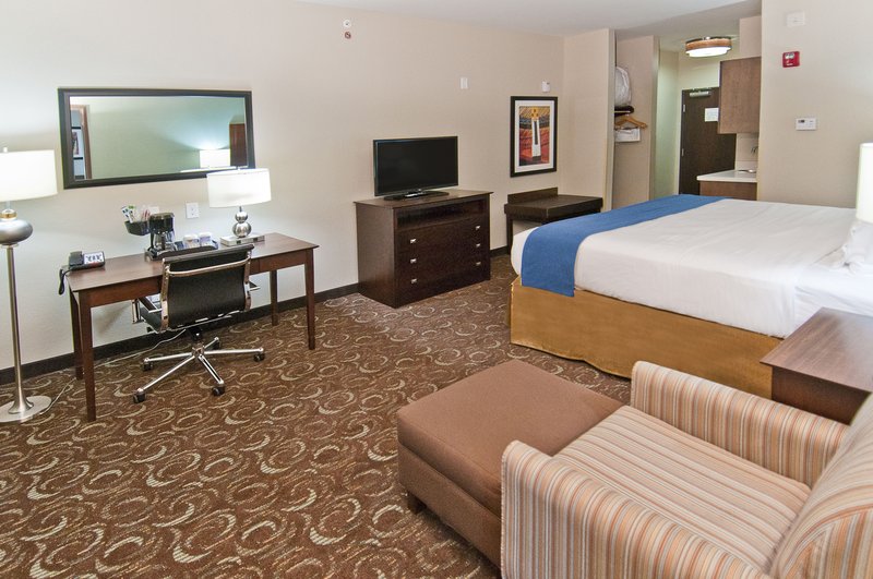 Holiday Inn Express and Suites San Antonio