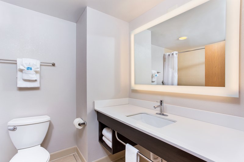HOLIDAY INN EXP STES COLLEGE