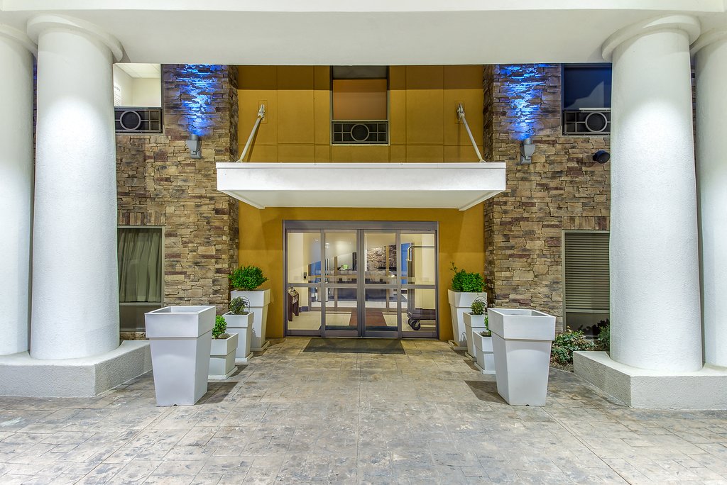 Easy access to I81, 25E or 11E from our Morristown location 