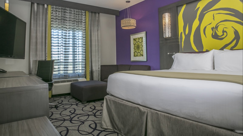Holiday Inn Express and Suites Garland E – Lake Ray Hubbard