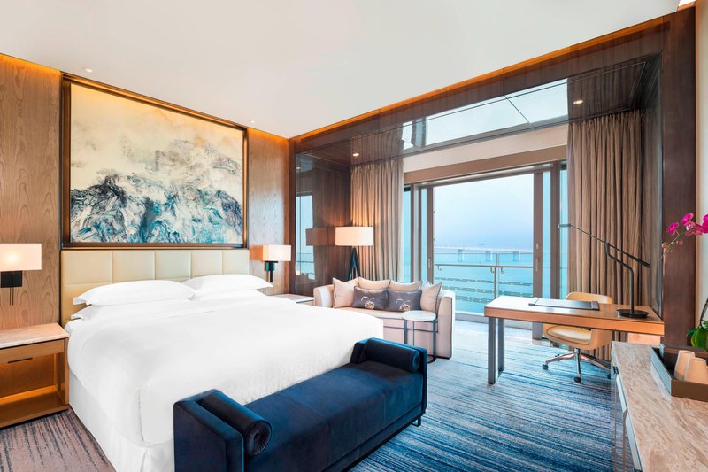 Deluxe Ocean King Guestroom