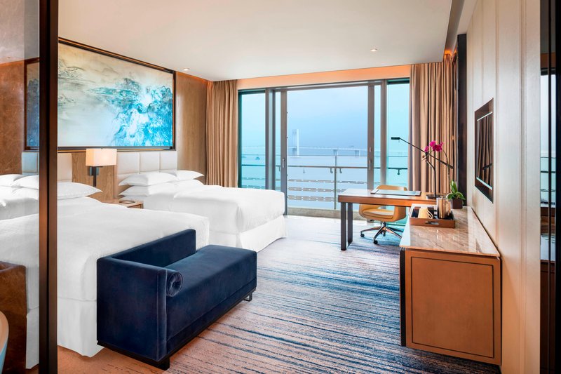 Deluxe Ocean Twin Guestroom