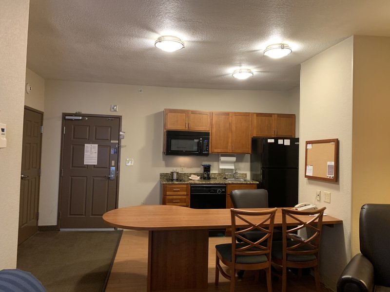 1 BEDROOM SUITE 1 QUEEN BED NONSMOKING
