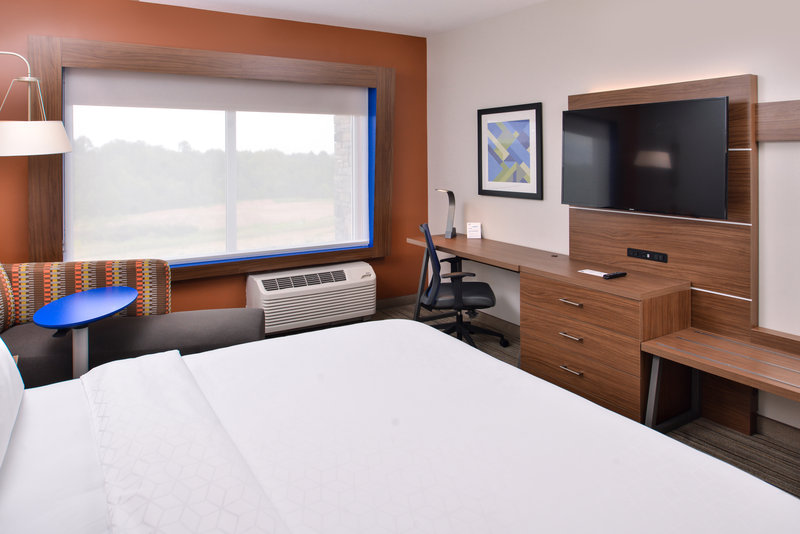 Holiday Inn Express and Suites Farmville