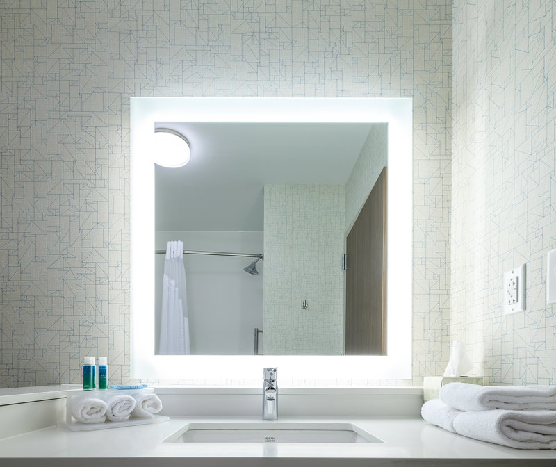 Holiday Inn Express and Suites Eagan – Minneapolis Area