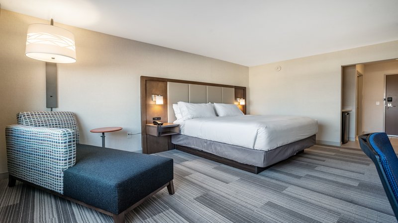 Holiday Inn Express and Suites Platteville