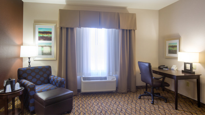 Holiday Inn Express & Suites Elk City