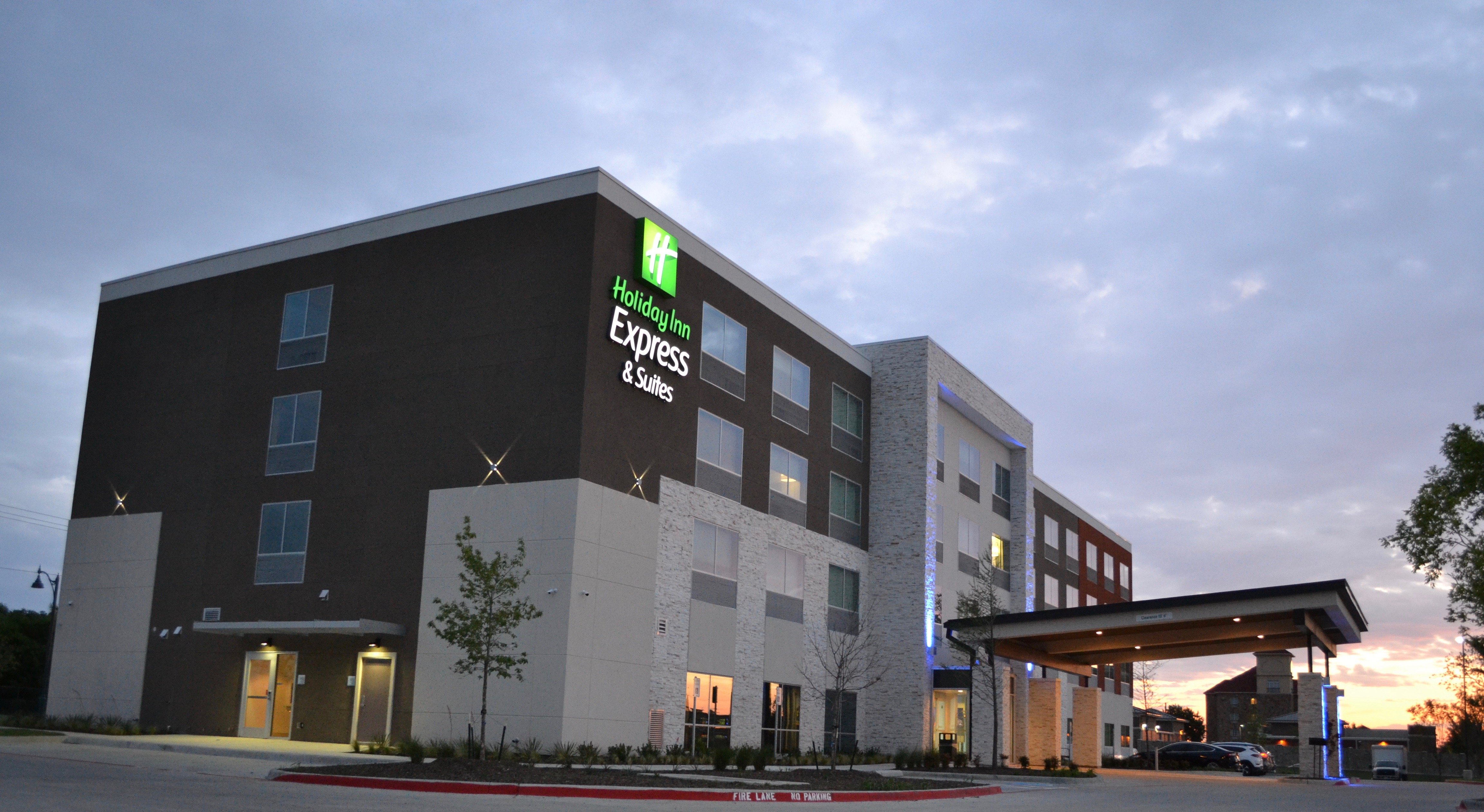 Holiday Inn Express/Suites Craig Ranch