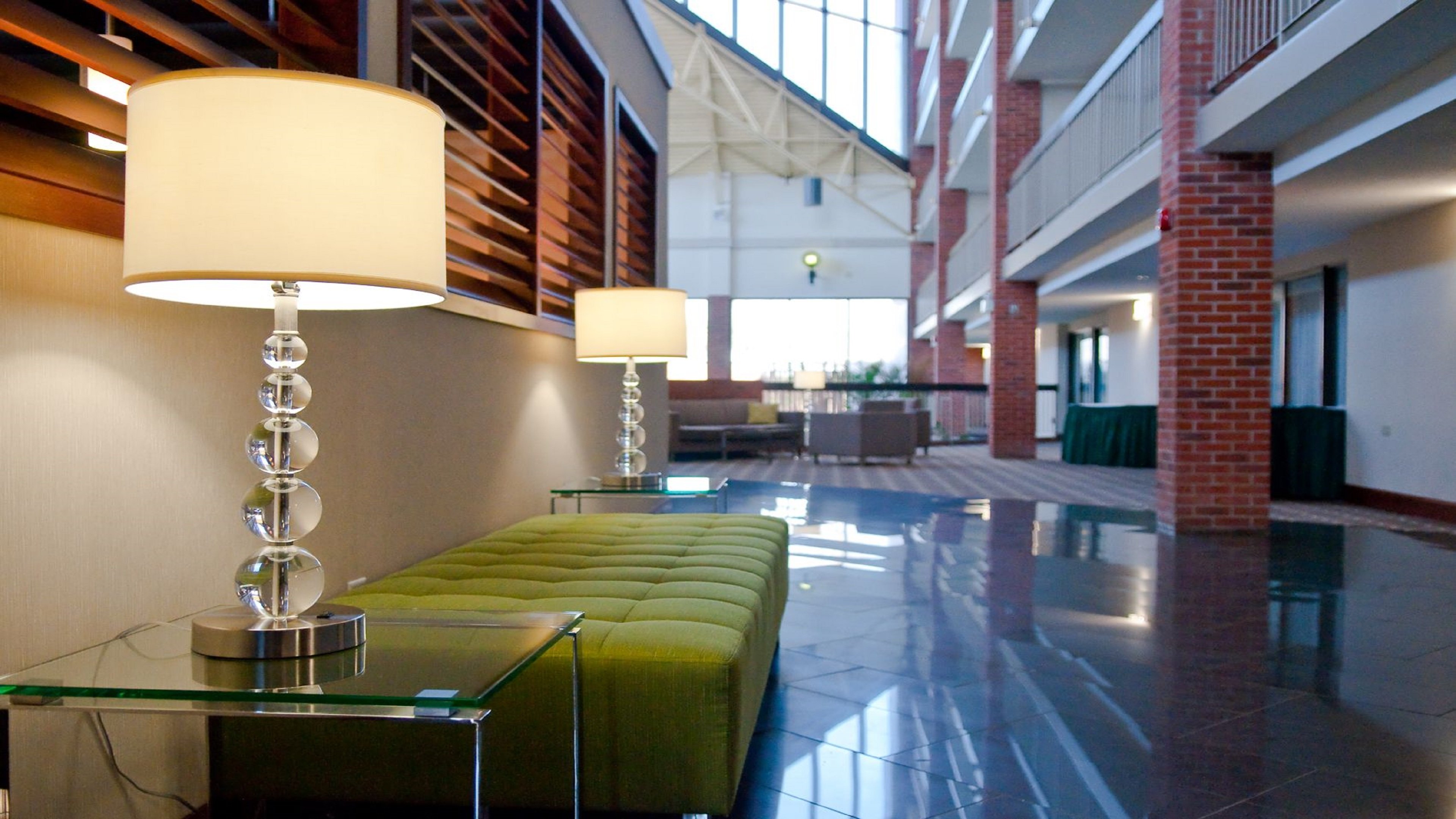 Holiday Inn Oakville Centre