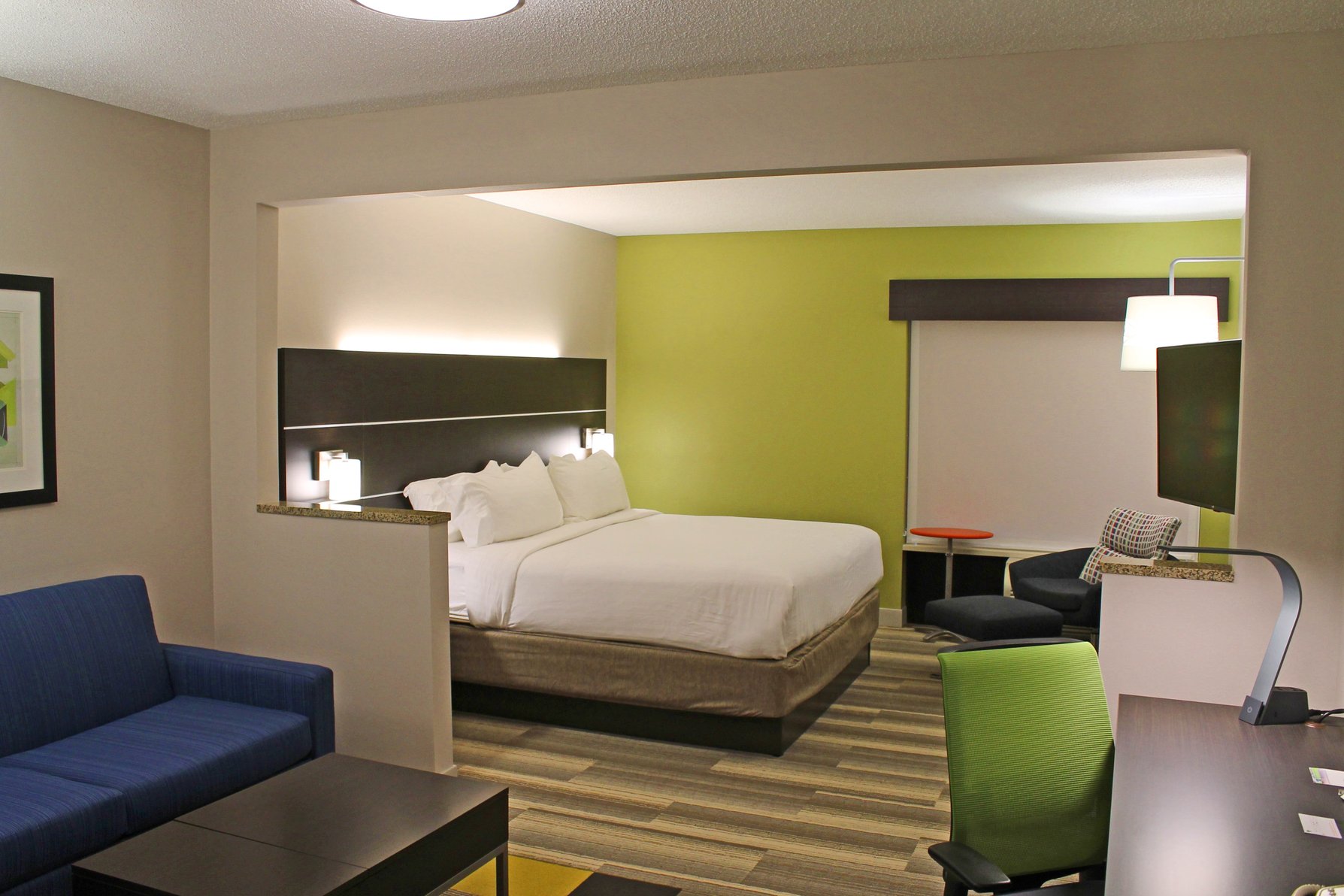 Holiday Inn Express Hotel & Suites Cape Girardeau I-55 Room Type - 1 Queen 1 Bedroom Suite Holiday Inn Express Hotel & Suites Cape Girardeau I-55 Room Type - 1 Queen 1 Bedroom Suite