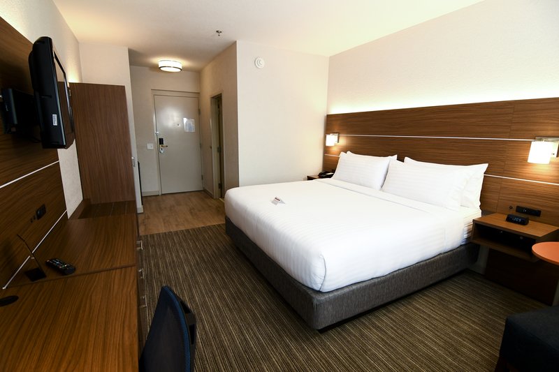 1 KING BED SUPERIOR NONSMOKING