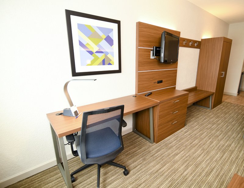 Holiday Inn Express Hotel & Suites Port Clinton – Catawba Island