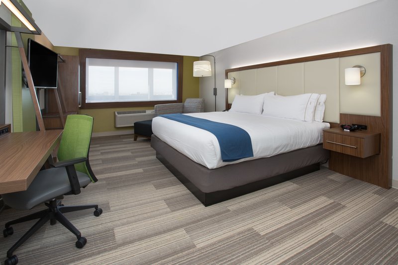 Holiday Inn Express and Suites Brenham South