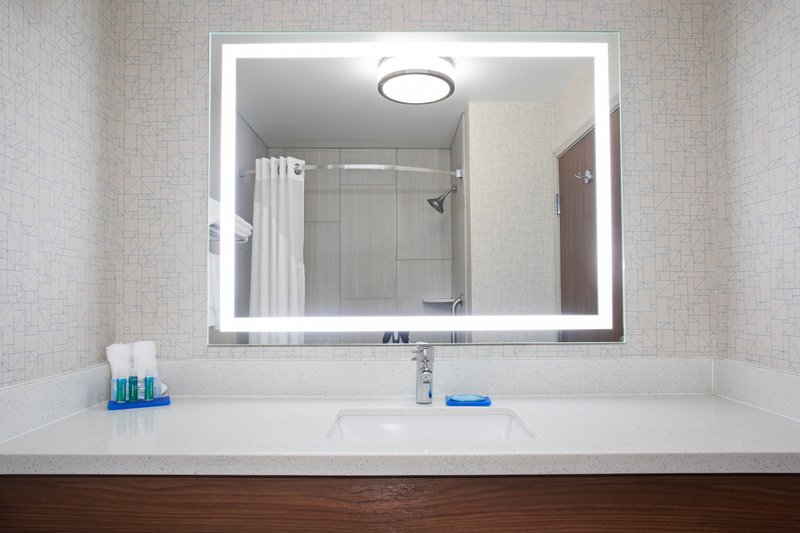 HOLIDAY INN EXP STES LONGMONT
