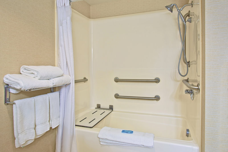 KING MOBILITY ACCESSIBLE TUB NONSMOKING